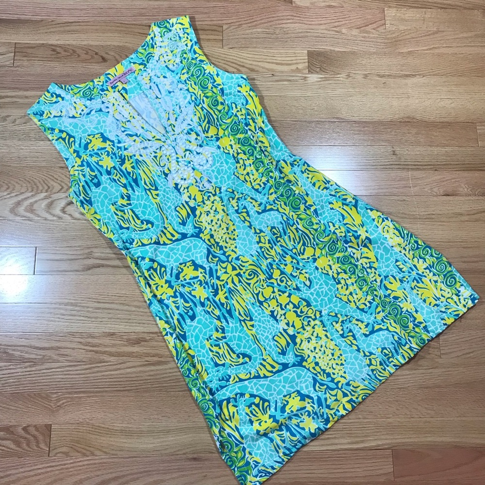 Dress with white apliqué